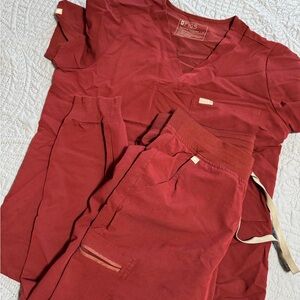 Figs Women's Burgundy Jogger Set